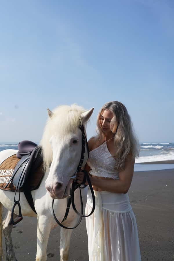 Ubud: 1 Hour Beach Horse Riding with Transfer - A short Ubud beach ride that feels calmer than a full-day tour