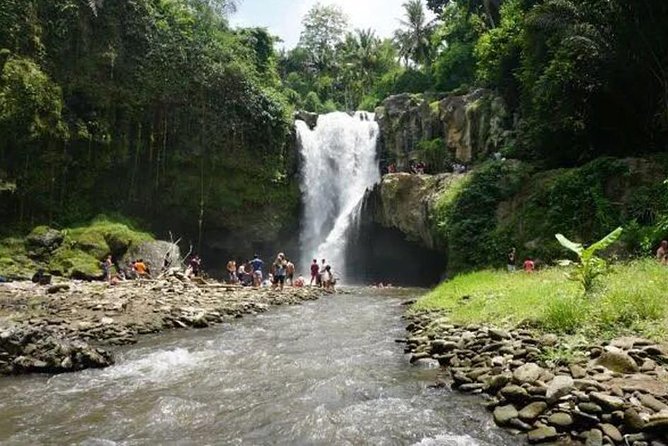 Ubud And Sunset Tanah Lot Tour - Tegenungan Waterfall: A Quick Nature Reset Between Ubud and the Coast