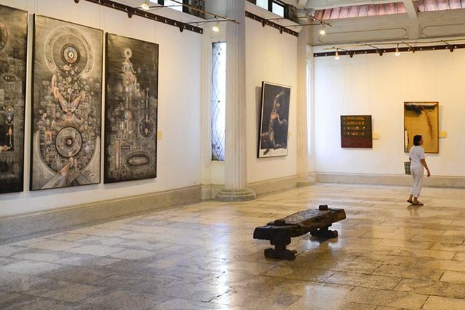 Ubud Art, Monkey Forest and Rice Terrace Tour - Puri Saren Palace and Ubud’s traditional art market: a central base for photos and souvenirs