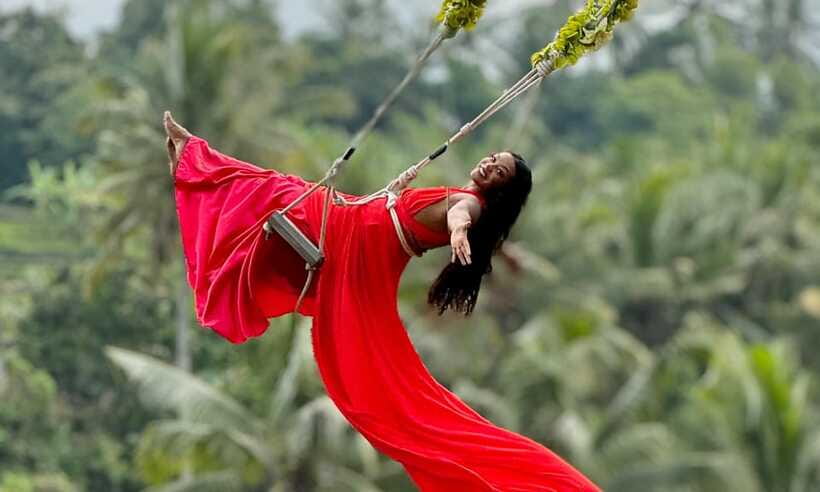 Ubud: Bali Swing Ticket - Photo assistance that actually makes your shots easier