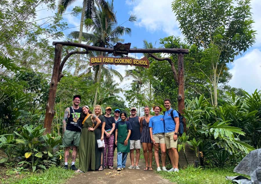 Ubud: Balinese Cooking Class at an Organic Farm - Vegetarian Option That Feels Like Real Balinese Cooking
