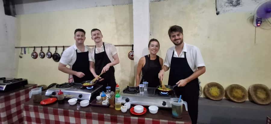 Ubud: Balinese Cooking Class, Rice Field & Market Tour - A Balinese Home Visit: Architecture, Family Life, and Canang Sari