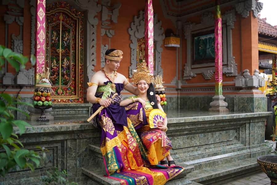 Ubud: Balinese Costume Photoshoot with Make Up - Choosing Your Balinese Costume in Ubud