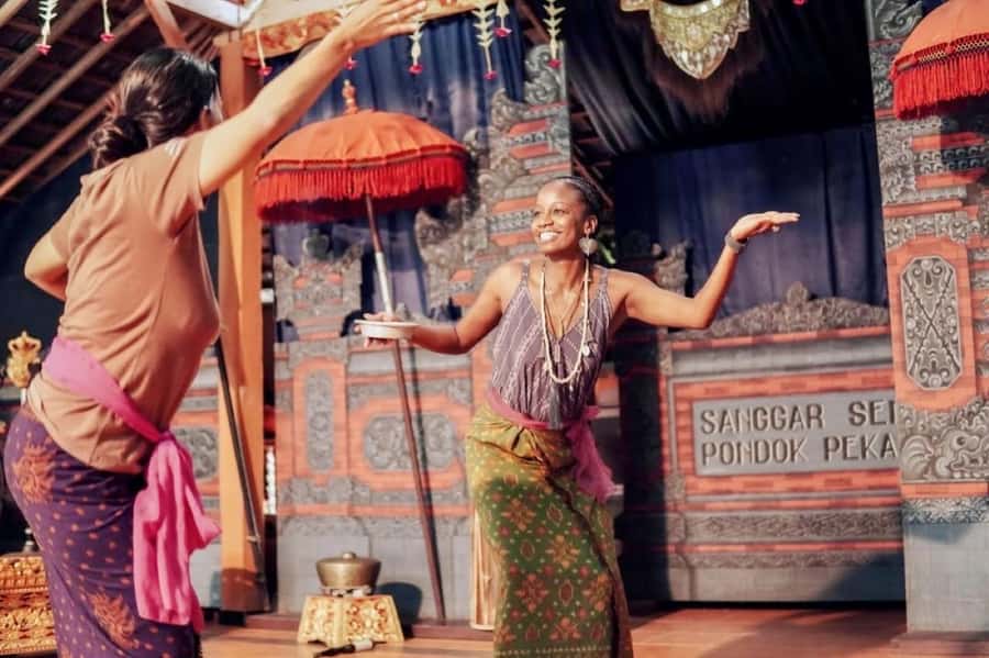 Ubud: Balinese Dance Class with Local Instructor - The Instructor Factor: English, Patience, and Learning at Your Pace