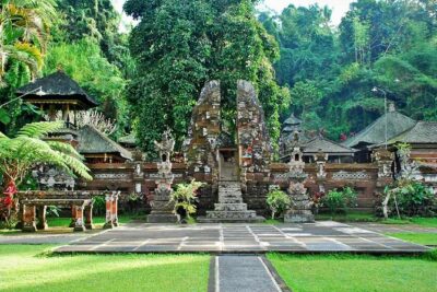 Ubud Best Tour - Monkey Forest Sanctuary in Ubud: do it your way, but respect the place