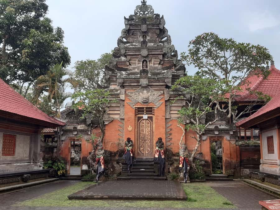 Ubud: Campuhan Ridge Walk, Tegallalang Rice Terrace & More - Ubud Palace: Kingdom History Without the Museum Vibe