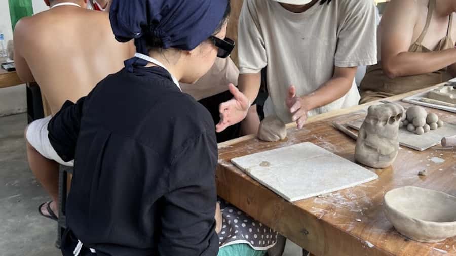 Ubud: Ceramic Pottery Class with 2 kg Clay - The real draw in Ubud: 2kg of clay and real making time