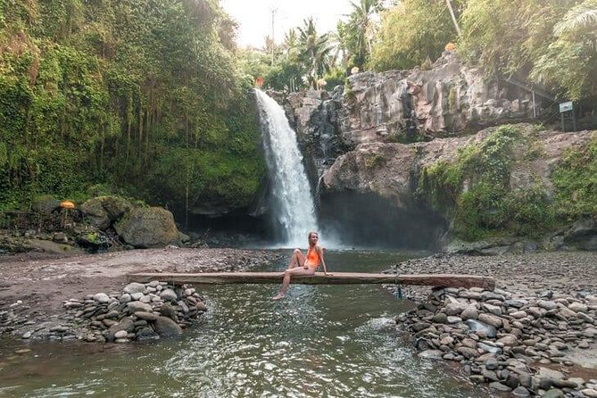 Ubud City Tour I: Monkey Forest, Ubud Palace, Art Market, and Waterfall - Ubud Traditional Art Market: shopping for batiks, silver, carvings, and more