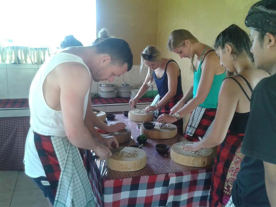 Ubud Cooking : All Inclusive Cooking Class - Inside the Balinese compound and rice fields