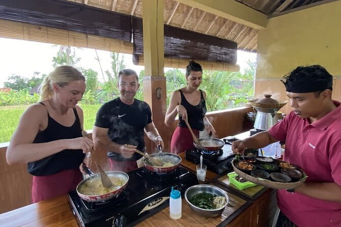 Ubud Cooking Class with Optional Market Visit Pickup Included - Back in the Kitchen: Step-by-Step Balinese Cooking Techniques