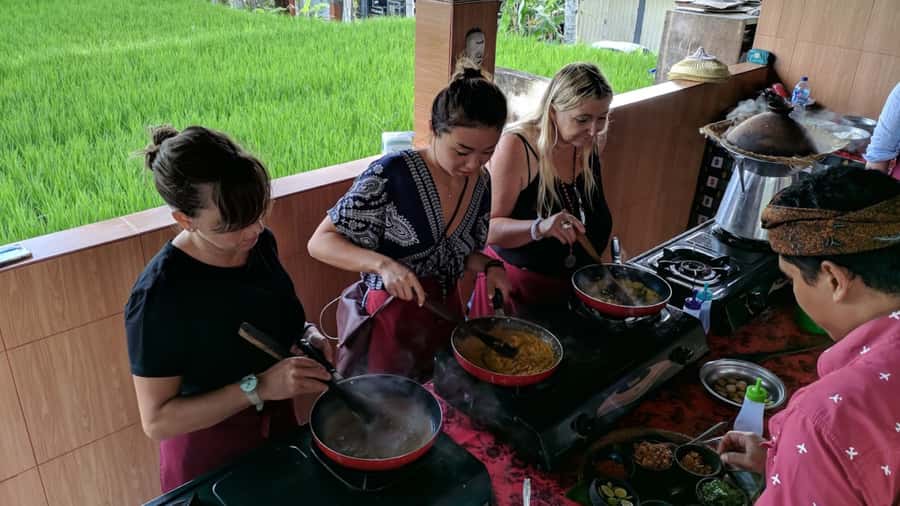 Ubud: Cooking Class with Transfers and Optional Market Visit - What You Cook: Curries, Satay, Sambal, Tempeh, and Desserts