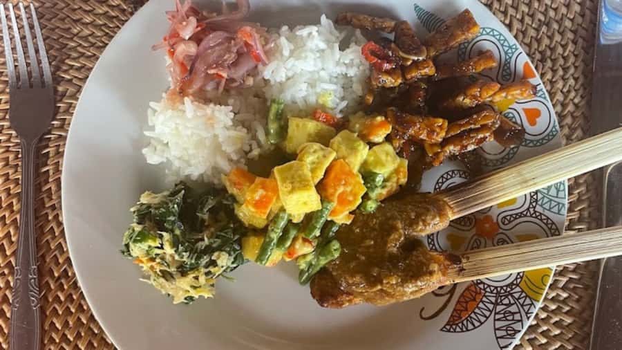 Ubud: Cooking Class with Transfers and Optional Market Visit - Morning Market Tour vs Straight to Cooking: What Changes
