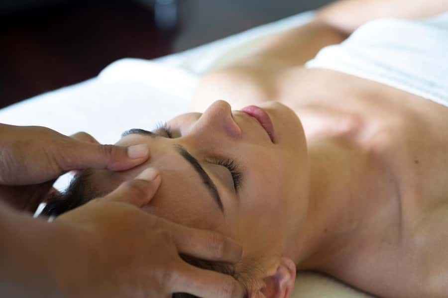 Ubud: Couple Spa Treatment with Bath Ritual & Sparkling Wine - Welcome Drink and Foot Cleansing Ceremony on the Terrace