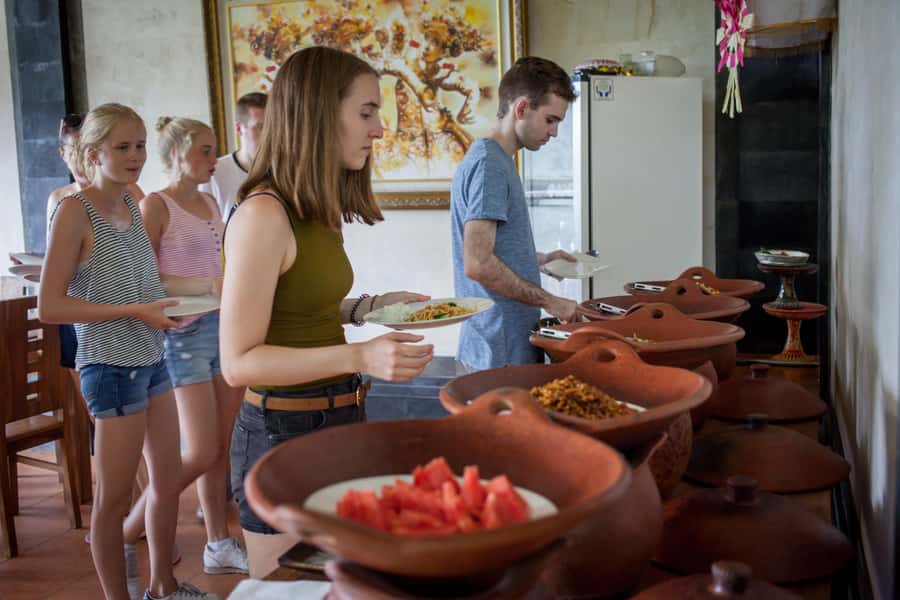 Ubud Cycling Tour : All Inclusive Cycling Adventure - Lunch at the Local Restaurant: Buffet Energy, Not a Sad Afterthought