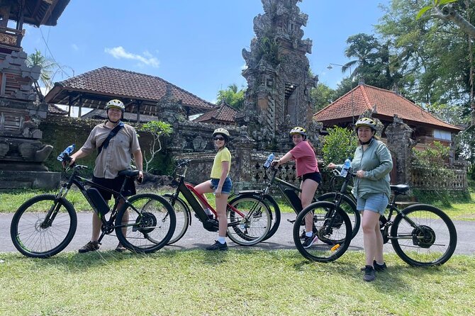 Ubud eBikes Tour to Tegallalang Rice Terrace - The middle ride through Petulu and the countryside route