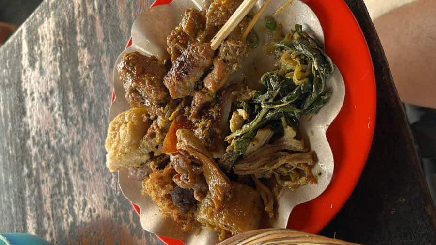 Ubud: Gianyar Night Market Food Tour with up to 17+ Tastings - Who Should Book This Ubud Night Market Food Tour