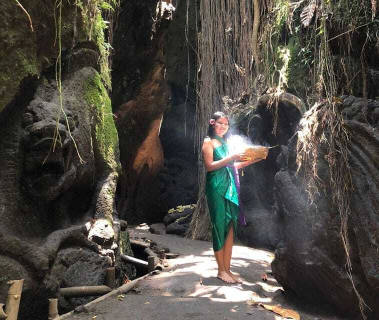 ubud griya beji waterfalls : purification ceremony - FAQ