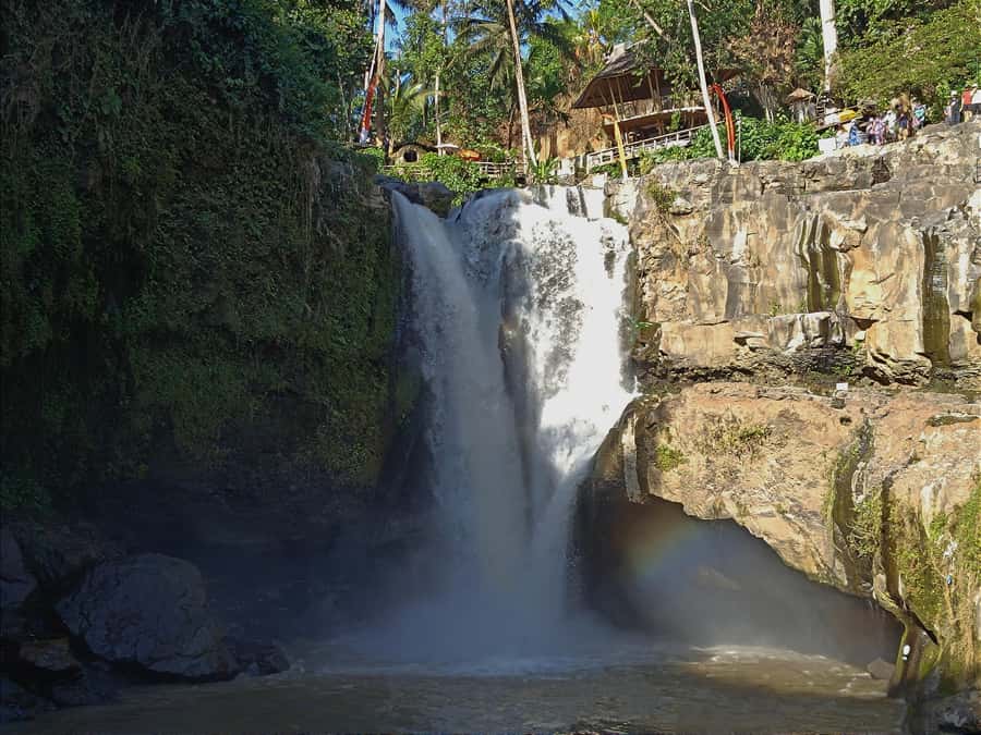 Ubud: Heaven Gate Lempuyang, Water Palace & Waterfall Tour - Lunch break: what the stop does for your day (and what it costs)