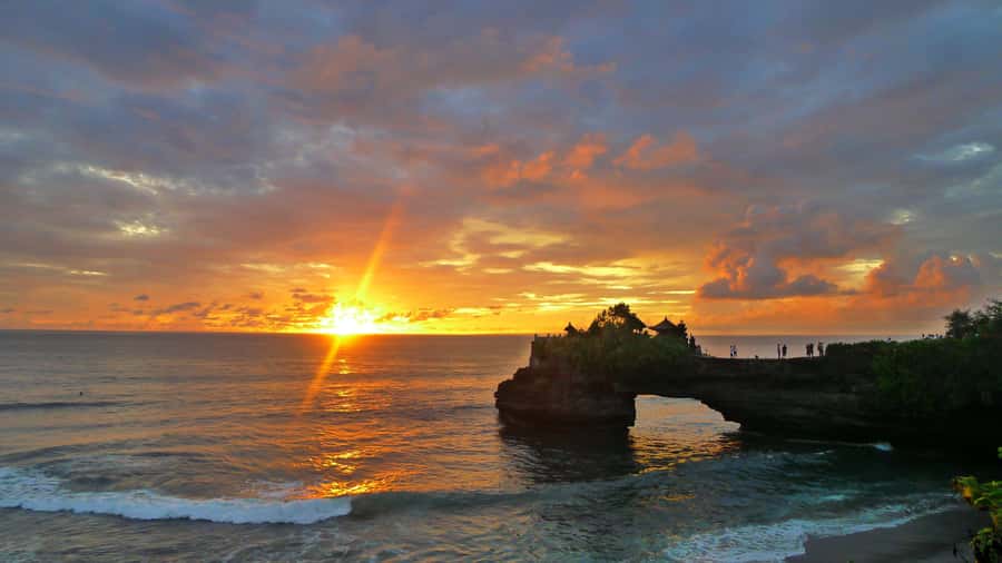 Ubud: Kanto Lampo Waterfall, Art Market, Cretya & Tanah Lot - Cretya Ubud in Tegalalang: where the rice-terrace view meets a jungle club