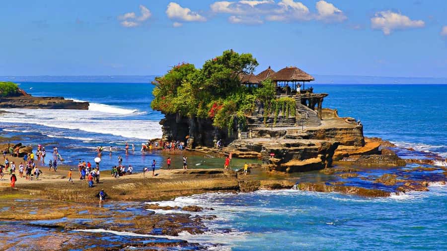 Ubud: Kanto Lampo Waterfall, Art Market, Cretya & Tanah Lot - Photography perks and optional add-ons: build your perfect day