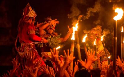 Ubud: Kecak Dance and Royal Balinese Dinner - Candle-Lit Seating, Night Air, and the Photo Moment