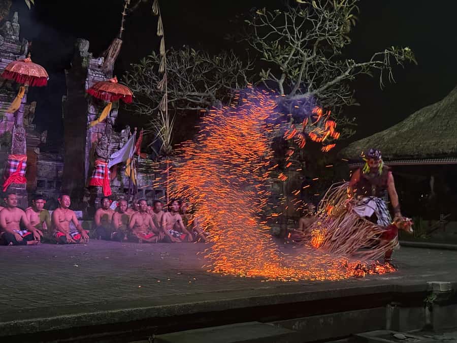 Ubud: Kecak & Fire Dance Show at Batubulan Village - Ramayana through dance: Rama, Sita, and Hanuman in motion
