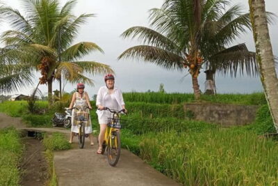 Ubud : Kintamani Downhill Cycling Tour with Lunch - The Bayung Gede start: briefing first, then rolling