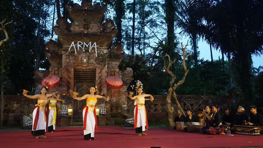 Ubud: Legong Lasem Or Ramayana Ballet Show Ticket - Price and Value: Is $9 Good for a One-Hour Performance?