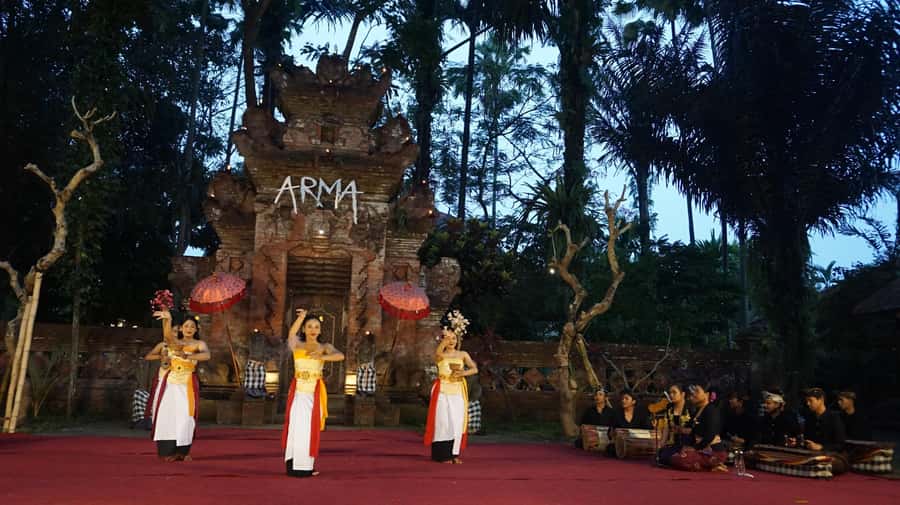 Ubud: Legong Lasem Or Ramayana Ballet Show Ticket - Small Details That Change the Night