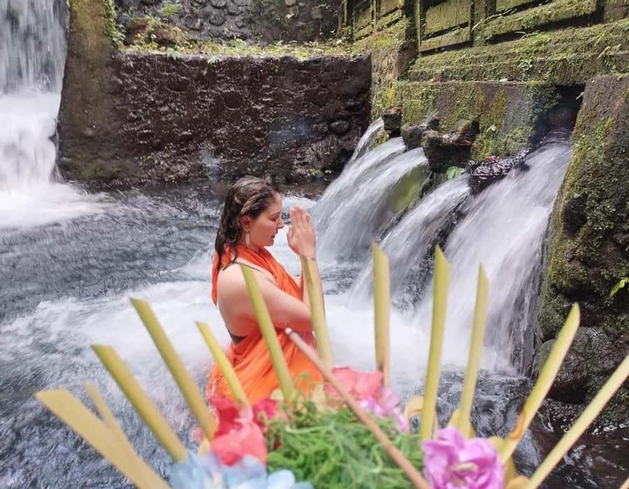 Ubud: Mangening Water Temple Tour with Spiritual Cleansing - The guide factor: why named instructors keep showing up in feedback