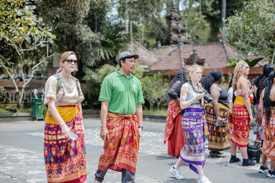 Ubud: Monkey Forest, Ceking Rice Terraces and More– Full Day - The lunch stop: where the day’s energy gets reset