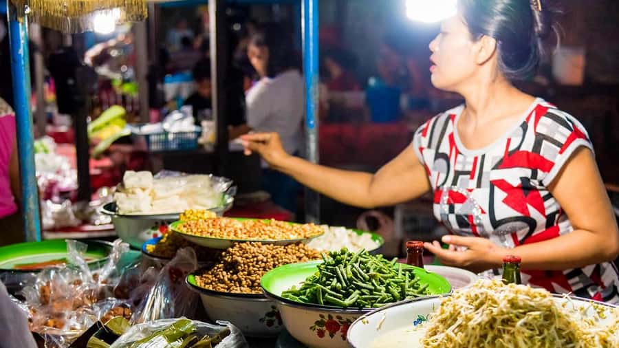 Ubud: Night Market Feast with Balinese Culinary Odyssey - Private Transport vs Shared Group: What Changes in Your Night