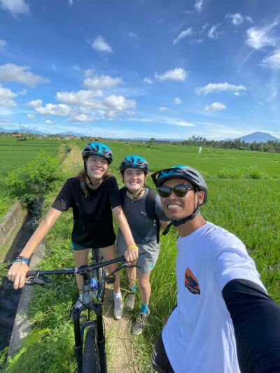 Ubud : PRIVATE Bike Tour inside Rice Field with meal & pool - Riding through rice fields for most of the route