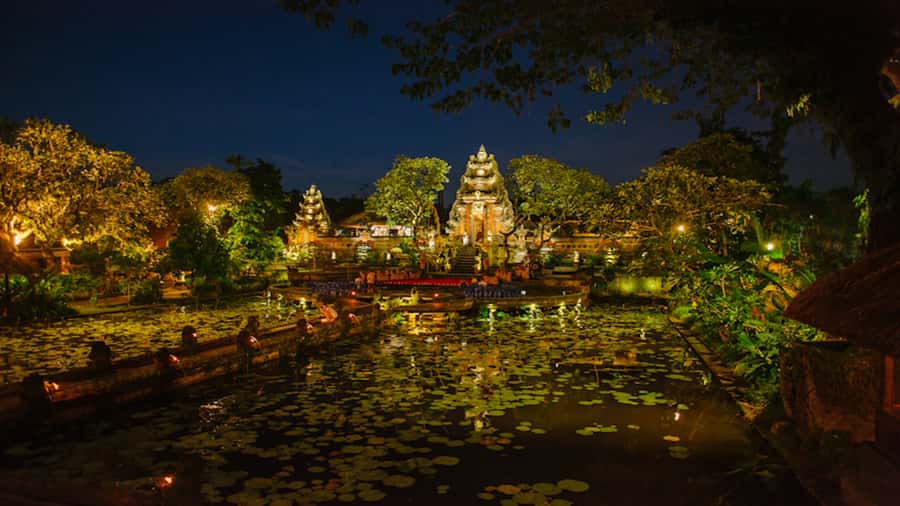 Ubud: Private Evening Tour with Legong Dance Performance - Ubud Palace at 7:00 PM: what the Legong performance gives you