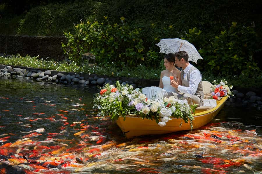 Ubud: Private Romantic Photo Cruise with Food and Drinks - Afternoon Tea on a Boat: Snacks, Hot or Iced Drinks, and Two Glasses of Sparkling Wine