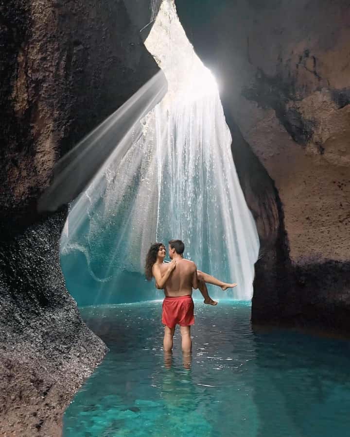 Ubud: Private Scenic Waterfalls and Rice Terraces Tour - Tibumana Waterfall: a calmer start with swim-ready vibes