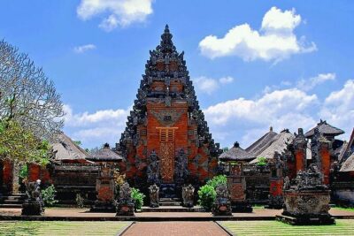 Ubud Private Tour : Ubud Temple and Authentic of Ubud - Sacred Monkey Forest Sanctuary: Watching Macaques Up Close