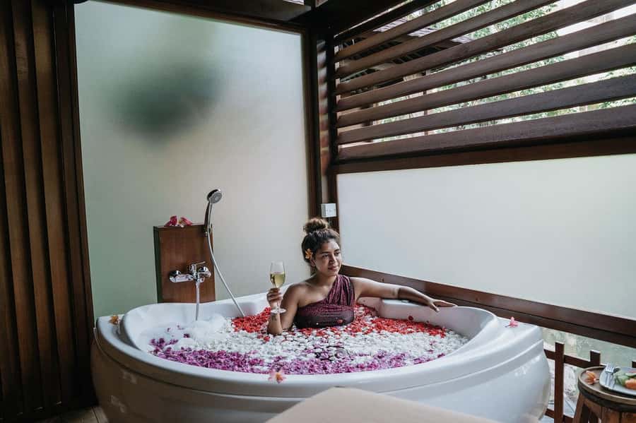 Ubud: Riverfront Massage & Flower Bath at Ayusha Wellness - The Balinese Massage Experience (and How to Get the Pressure Right)