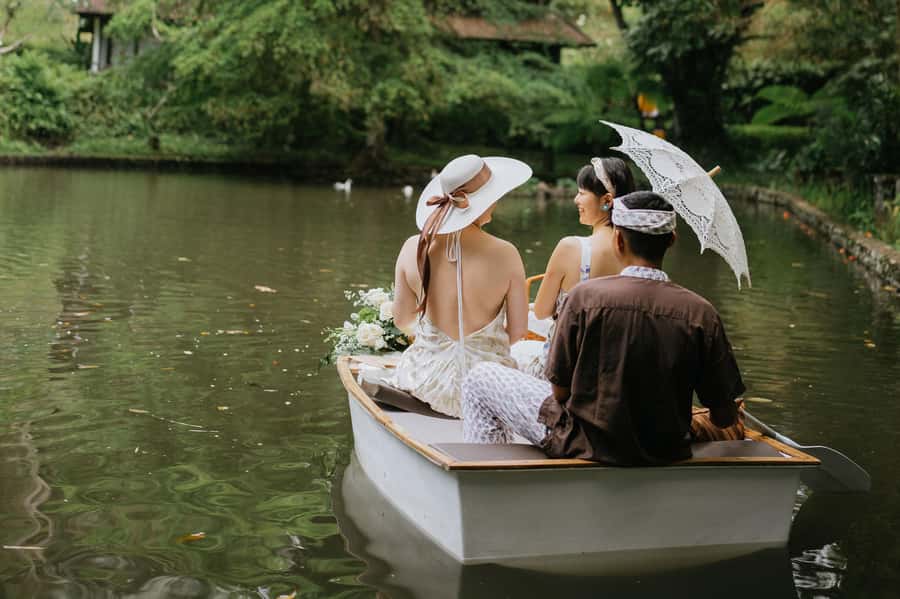 Ubud: Romantic Picnic on a Wooden Boat with Sparkling Wine - Boat comfort rules: What to wear and what to avoid
