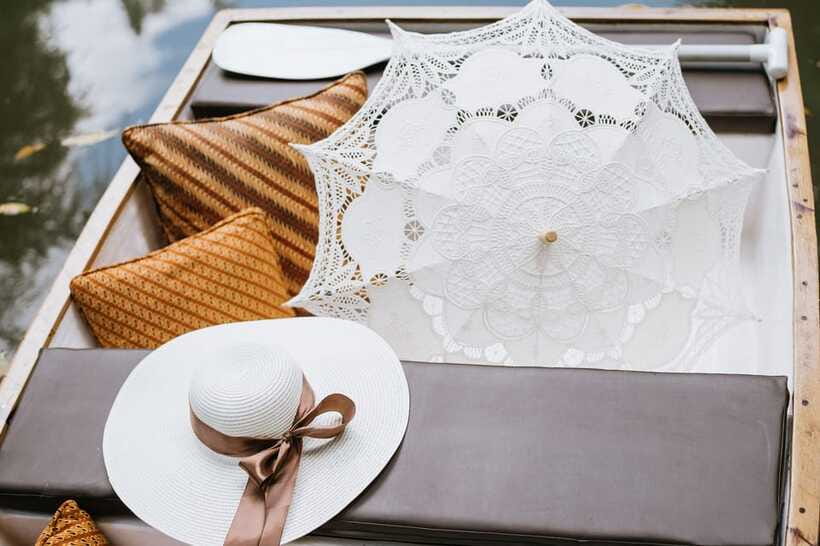 Ubud: Romantic Picnic on a Wooden Boat with Sparkling Wine - Price and value: Is $104 for two actually fair?