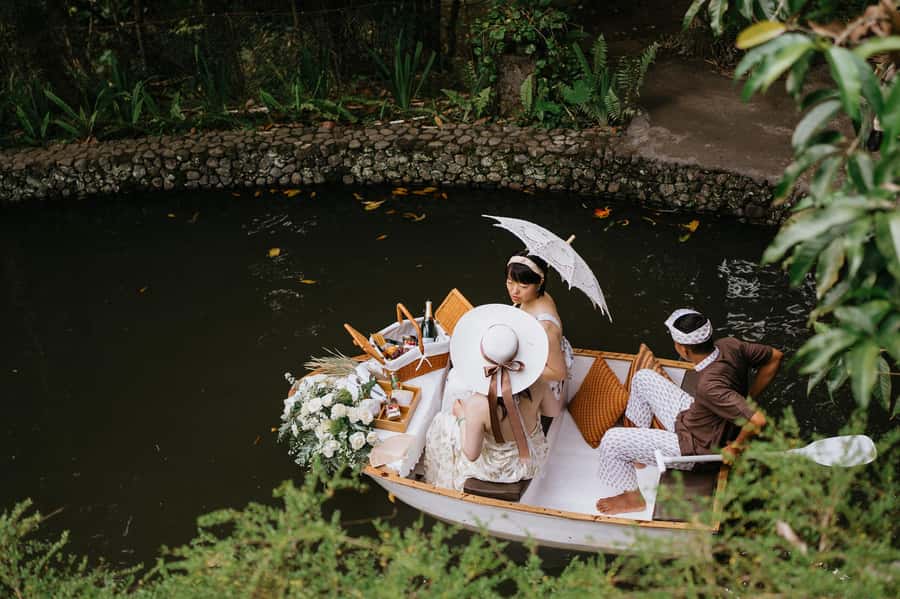 Ubud: Romantic Picnic on a Wooden Boat with Sparkling Wine - Timing and booking: The one thing you can’t wing