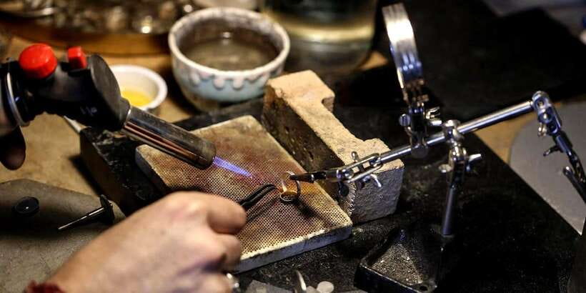 Ubud Silver Artistry Class: Create Unique Jewelry in Bali - Language Support: English, Audio Guides, and Getting Your Point Across
