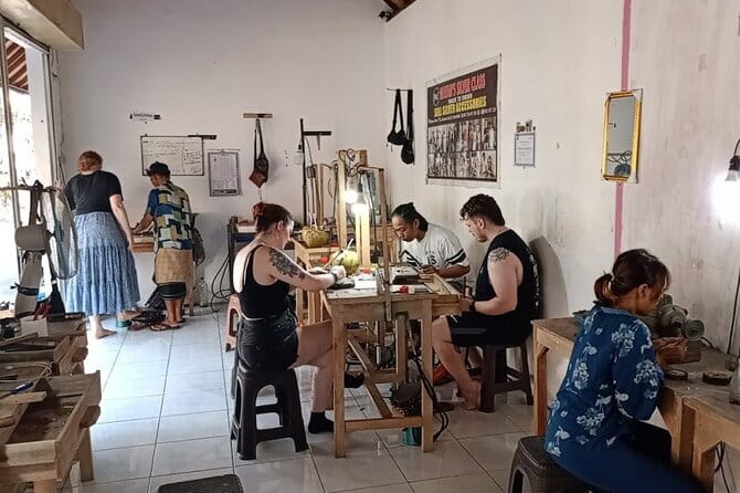 Ubud Silver Class Making Your Own Silver with 7gr of Silver - Working with 7 grams of silver: your hands make the keepsake
