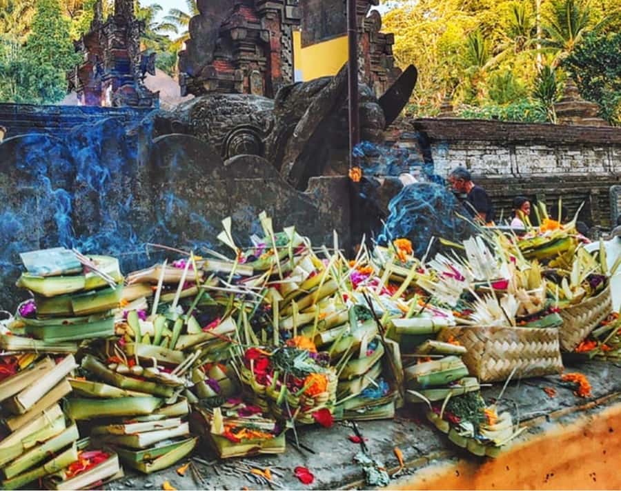 Ubud: Soul Retreat & Holistic Mantra Healing Experiences - Pura Mangening: where your offering becomes a ritual of balance