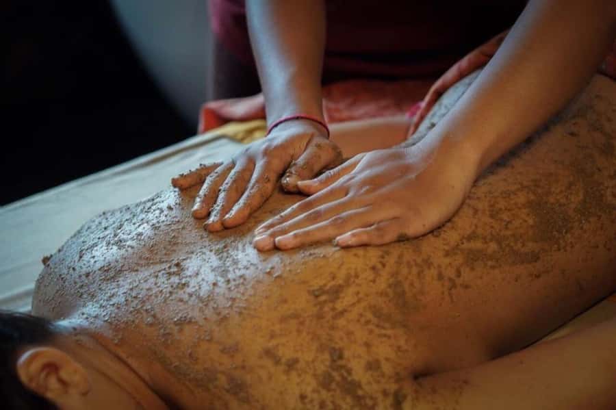 Ubud: Tejas Spa Unagi Massage & Flower Bath E-Voucher - What the therapists actually use: herbal oils and natural ingredients