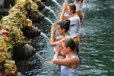 Ubud Tour - Balinese Healing By Shaman And Self Purification - Mengening Temple melukat: holy water purification basics