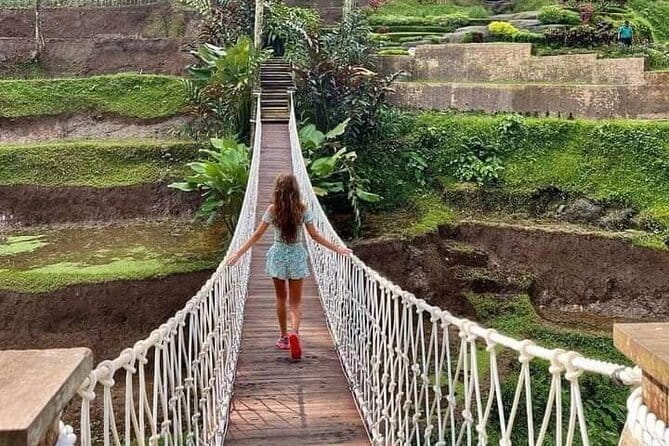 Ubud Tour with all includes - Celuk Village silverwork and the quick painting studio stop