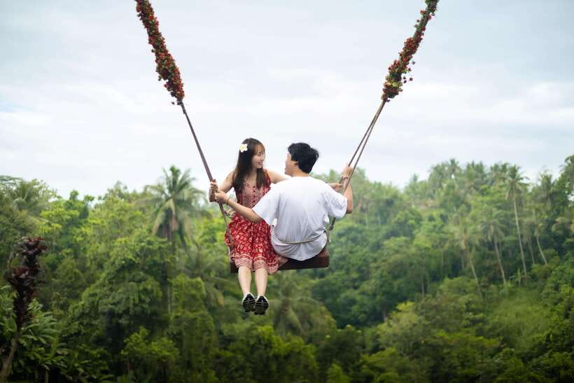 Ubud Tour With Photographer: Waterfalls, Swing & Rice Fields - Hotel Pickup To Midday Waterfalls: Getting To Kanto Lampo And Tibumana Early