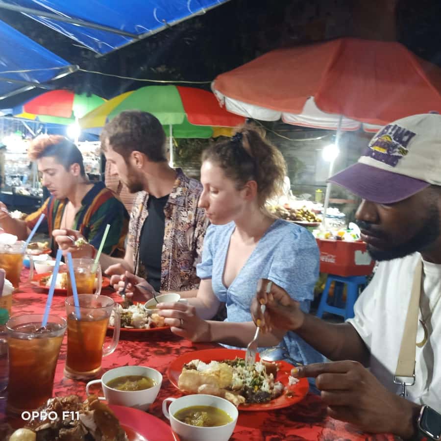 Ubud Traditional Night Market Food Tour-All Inclusive - What you’re likely to eat and drink (based on the dishes mentioned)