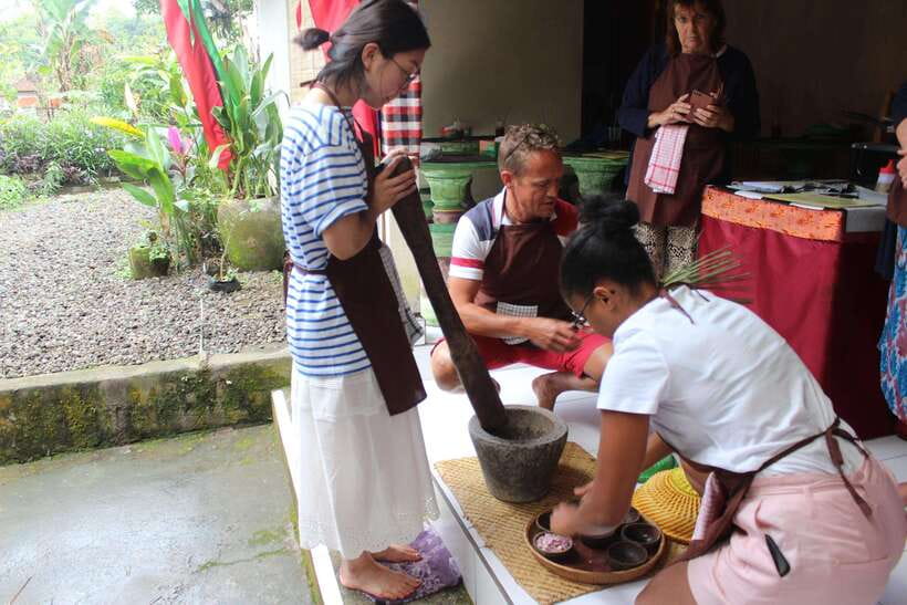 Ubud : Vegetarian & Vegan cooking class with market visit - Morning Market in 25–30 Minutes: How Food Actually Gets Bought